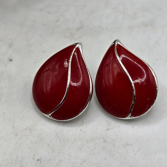 "5/$25" 2 Pairs 80's Style Earrings Black Silver Tone Dangle/Red Enamel Post - Picture 7 of 9